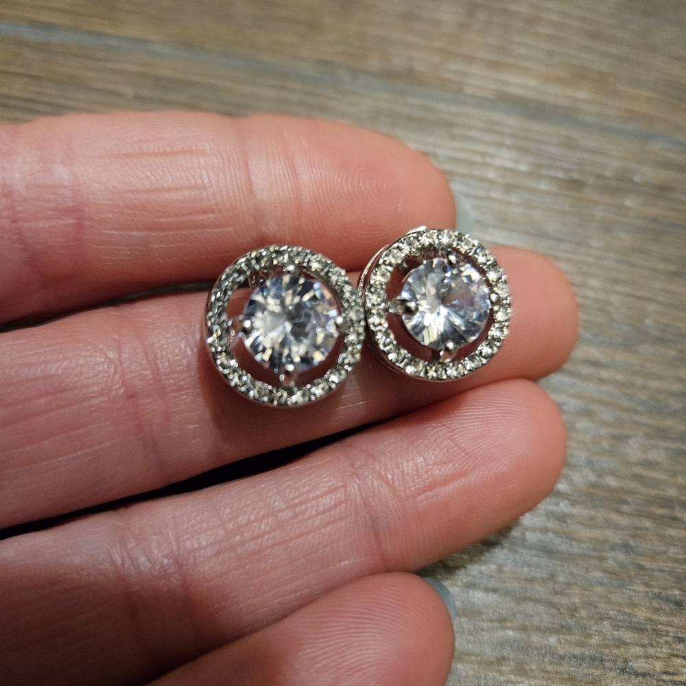 NEW Silver Crystal Halo Style Stud Earrings - Picture 2 of 7